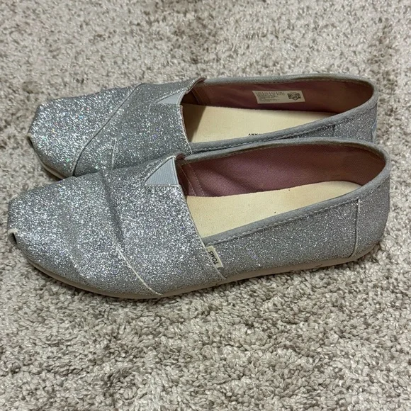 Three Pairs of Toms - Picture 3 of 12